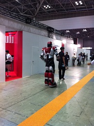 展示会場でロボット発見