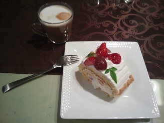 妻からもらったケーキ