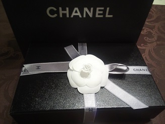 CHANELのウォレット箱
