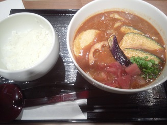 カレーうどん食べた後ライスを足して。。