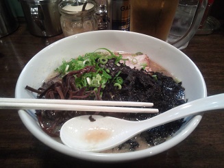 メロディのとんこつラーメン岩のり乗せ