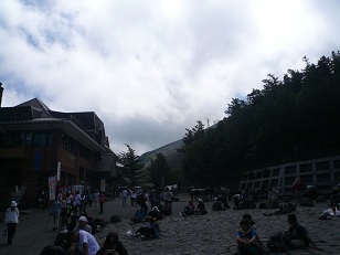 下山者たち