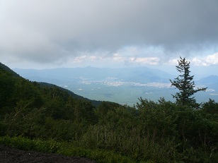 雲海の下に広がる町(3)