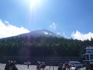 5合目から富士山頂を望む(2)