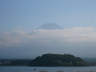 雲間の富士山(2)