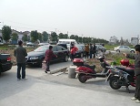 新郎の車に続くアウディ達