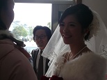 清々しい新郎新婦の笑顔