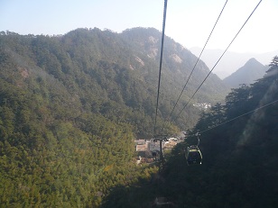 ゴンドラで黄山へ